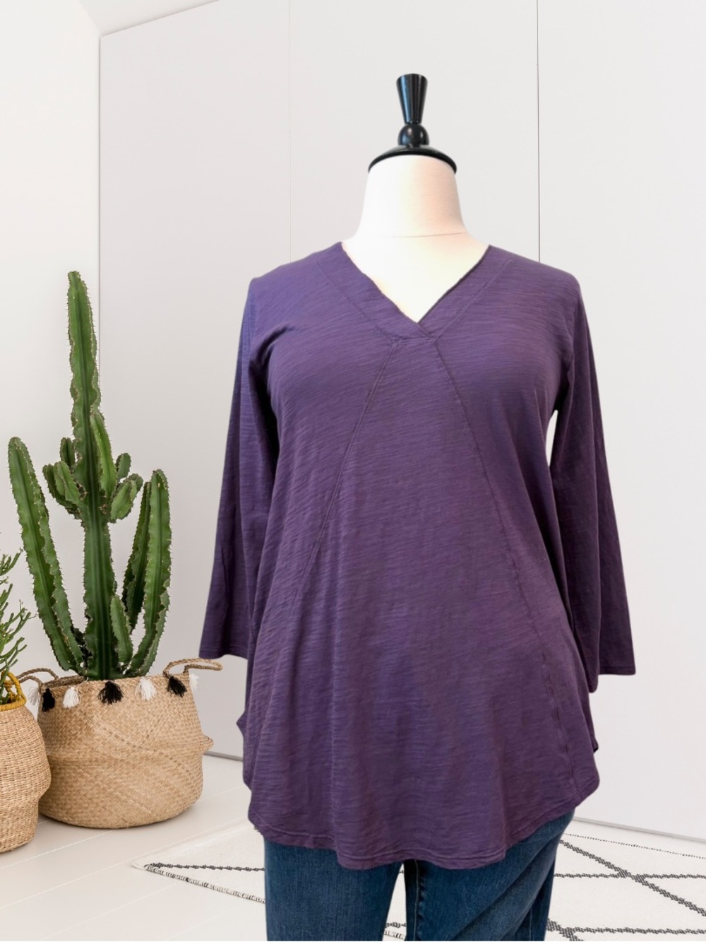 Mododoc 3/4 Sleeve V-Neck Tunic Top